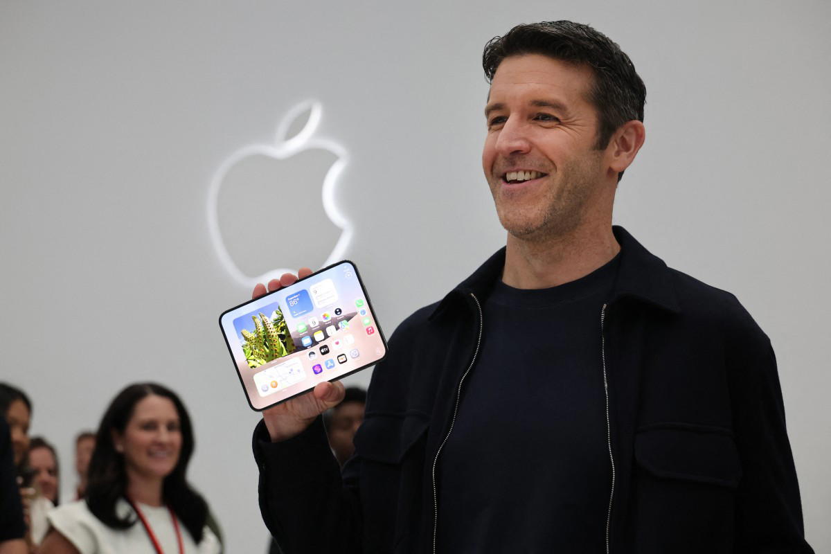 The iPhone Duo - Apple unveils its first foldable smartphone